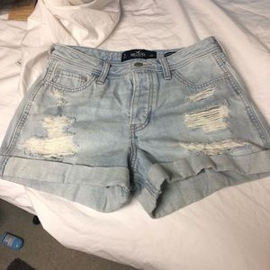 Hollister High-Rise Boyfriend Shorts